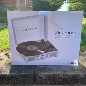 Record player with Bluetooth